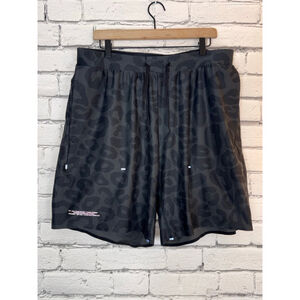 Men's Lululemon Lab Athletic Shorts size XL Black Leopard Print 8 in Inseam